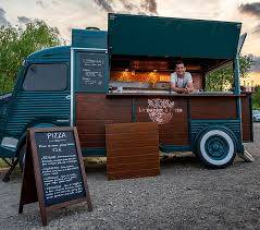 Autour de Fontainebleau : une friperie mobile parcourt la région !