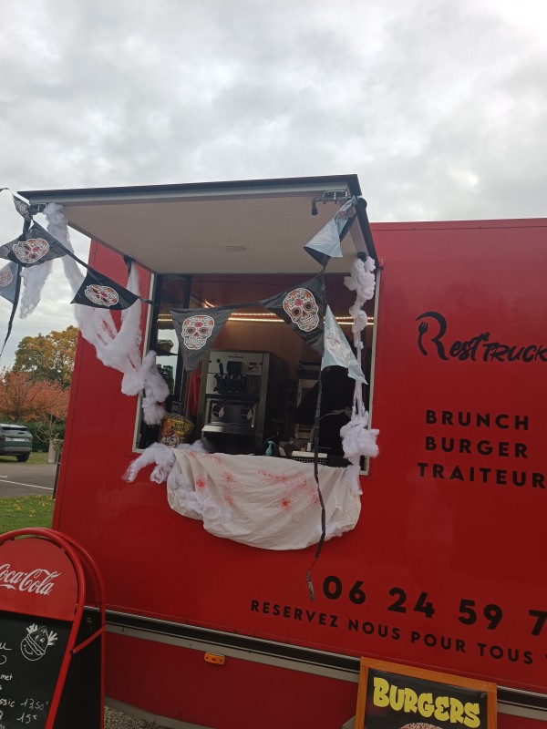 privatisation d'un food truck pour un évènement pour Halloween 2025